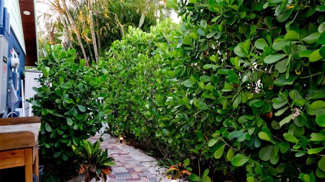 522 68TH STREET, Holmes Beach, FL 34217