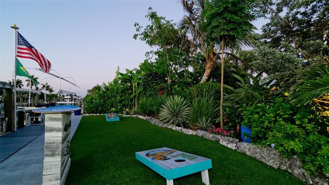 522 68TH STREET, Holmes Beach, FL 34217