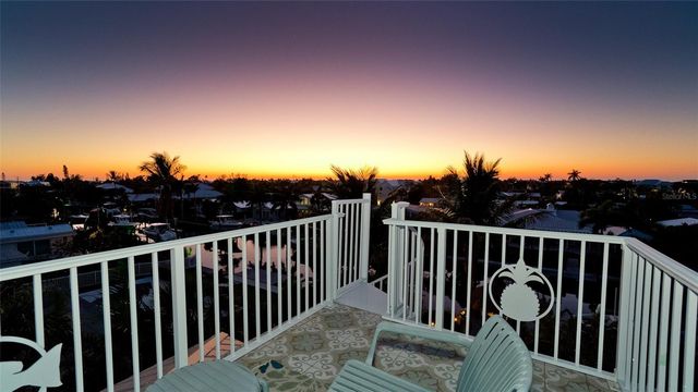 522 68TH STREET, Holmes Beach, FL 34217