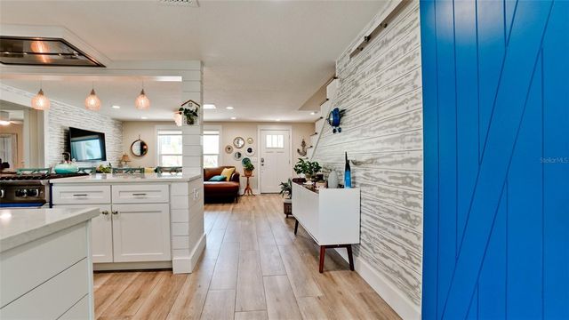 522 68TH STREET, Holmes Beach, FL 34217