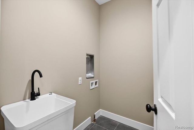 4085 Metamora Ridge, Metamora, MI 48455