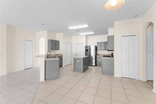 10416 MEADOW SPRING DRIVE, Tampa, FL 33647