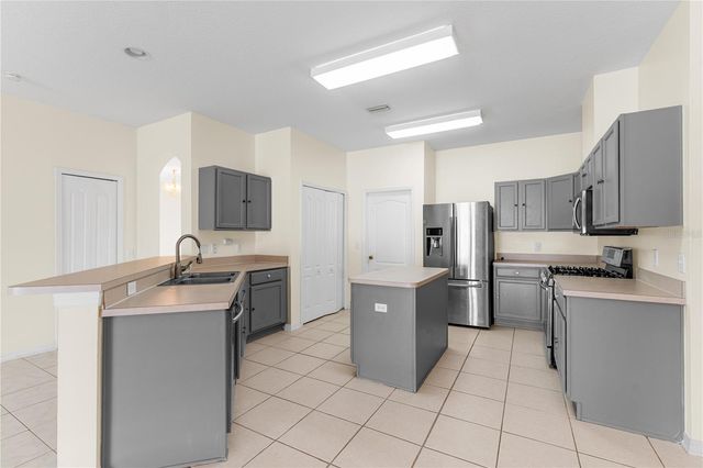 10416 MEADOW SPRING DRIVE, Tampa, FL 33647