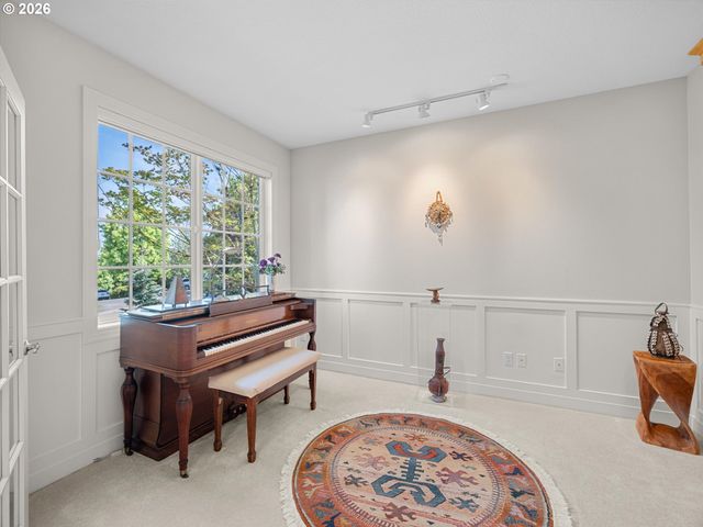 12852 Nw WAKER Dr, Portland, OR 97229