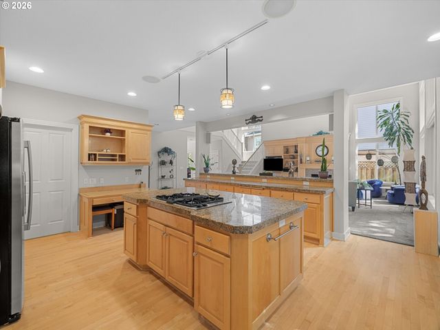 12852 Nw WAKER Dr, Portland, OR 97229