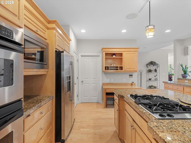 12852 Nw WAKER Dr, Portland, OR 97229