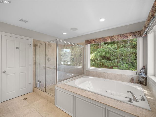 12852 Nw WAKER Dr, Portland, OR 97229