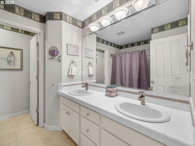 12852 Nw WAKER Dr, Portland, OR 97229
