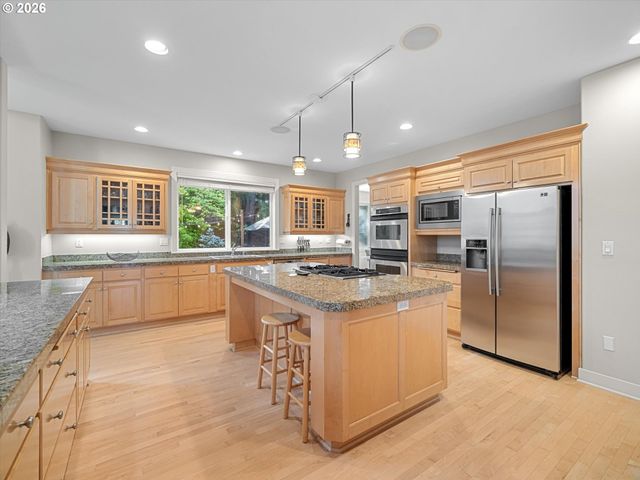 12852 Nw WAKER Dr, Portland, OR 97229
