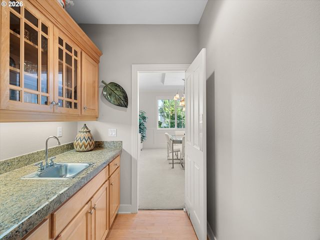 12852 Nw WAKER Dr, Portland, OR 97229