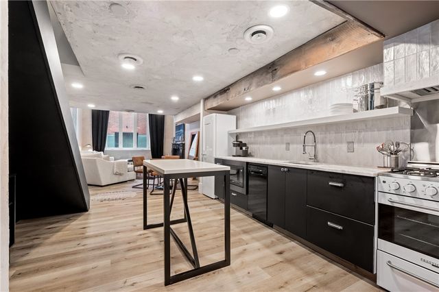 325 S Highland Ave 103, Shadyside, PA 15206