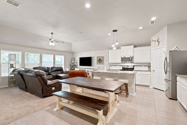 3901 Kensington Drive, Sanger, TX 76266