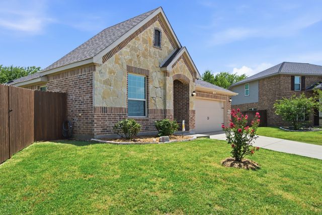3901 Kensington Drive, Sanger, TX 76266