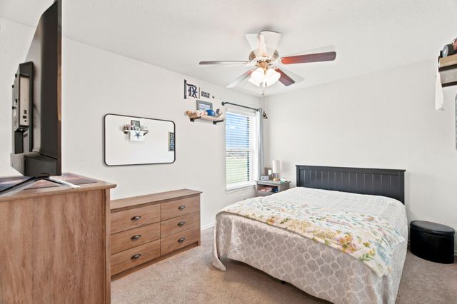 3901 Kensington Drive, Sanger, TX 76266