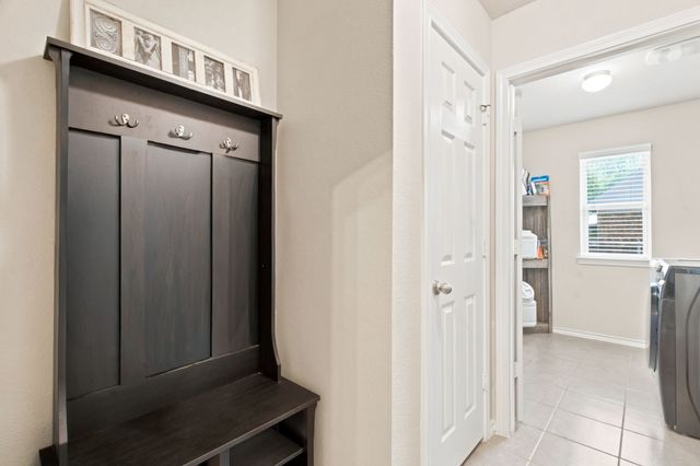 3901 Kensington Drive, Sanger, TX 76266