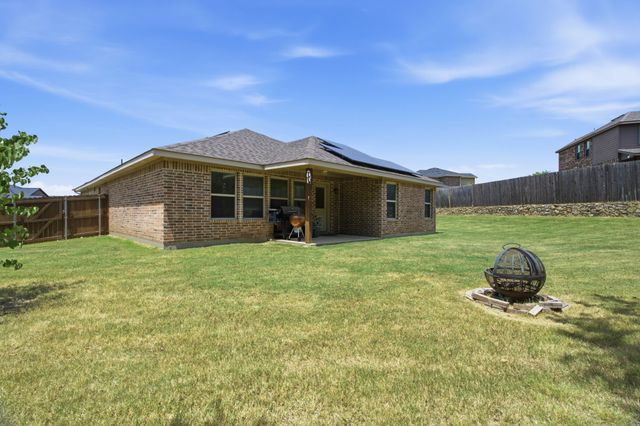 3901 Kensington Drive, Sanger, TX 76266