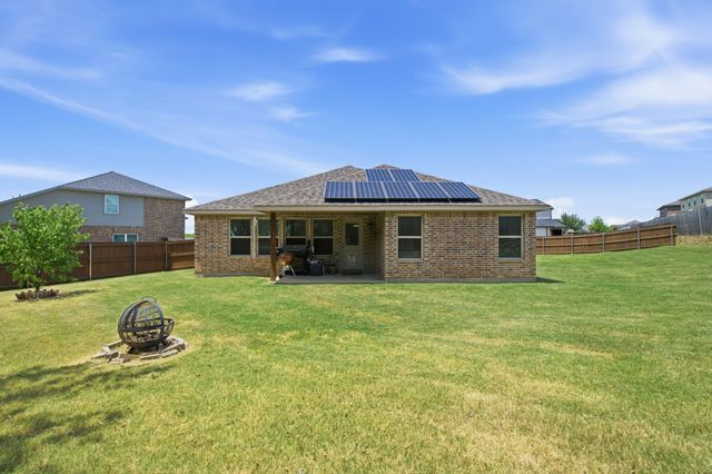 3901 Kensington Drive, Sanger, TX 76266