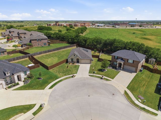 3901 Kensington Drive, Sanger, TX 76266