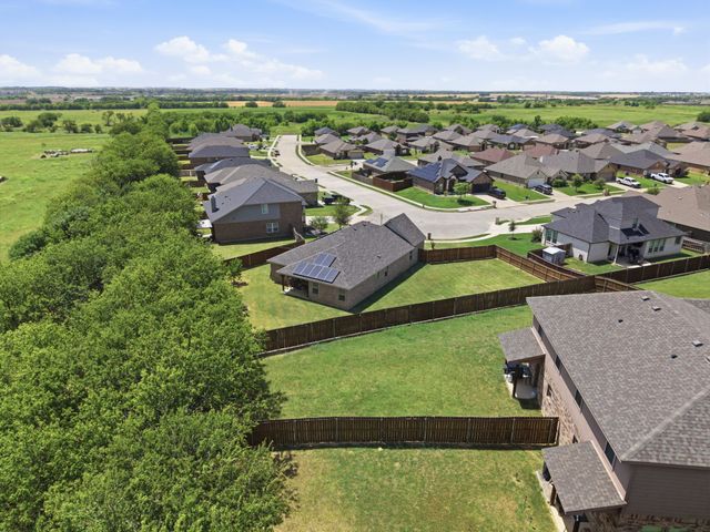 3901 Kensington Drive, Sanger, TX 76266