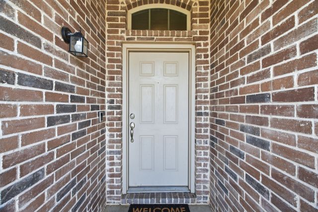 3901 Kensington Drive, Sanger, TX 76266