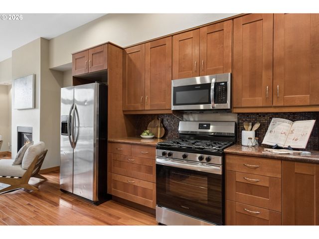 5123 S CORBETT Ave E, Portland, OR 97239