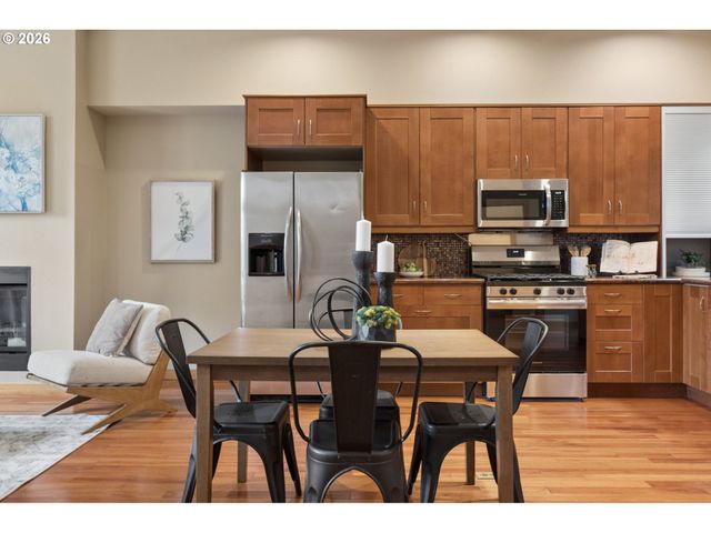 5123 S CORBETT Ave E, Portland, OR 97239