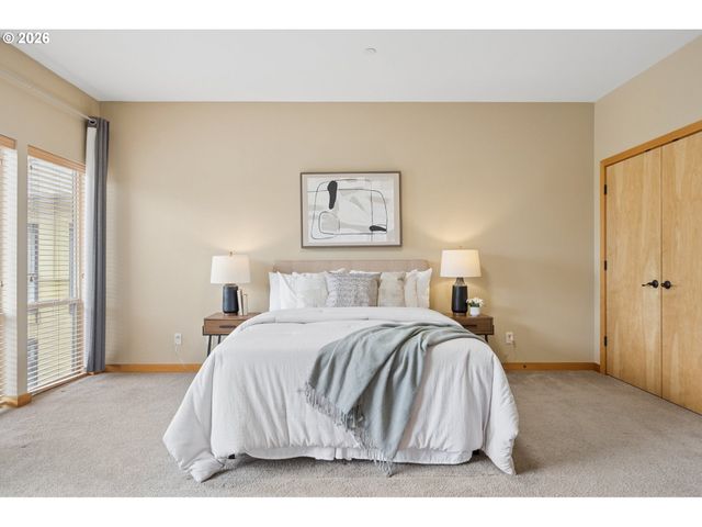 5123 S CORBETT Ave E, Portland, OR 97239