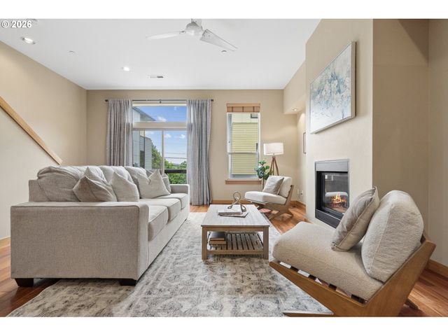 5123 S CORBETT Ave E, Portland, OR 97239