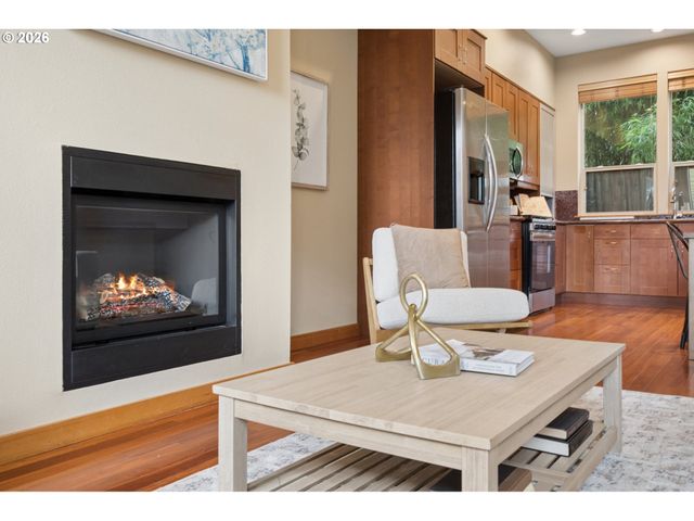 5123 S CORBETT Ave E, Portland, OR 97239