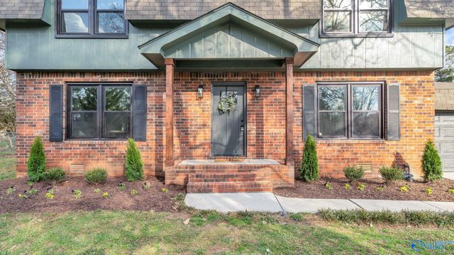 1925 Edenton Drive SW, Huntsville, AL 35803