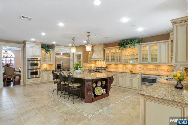 457 Devonshire Drive, Franklin Lakes, NJ 07417