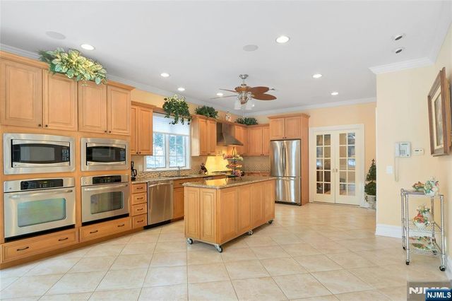 457 Devonshire Drive, Franklin Lakes, NJ 07417