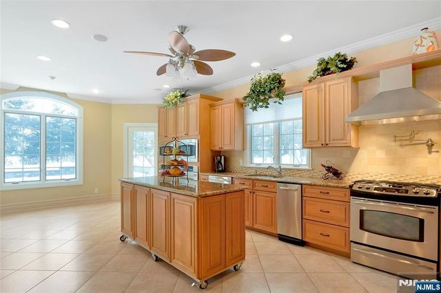 457 Devonshire Drive, Franklin Lakes, NJ 07417