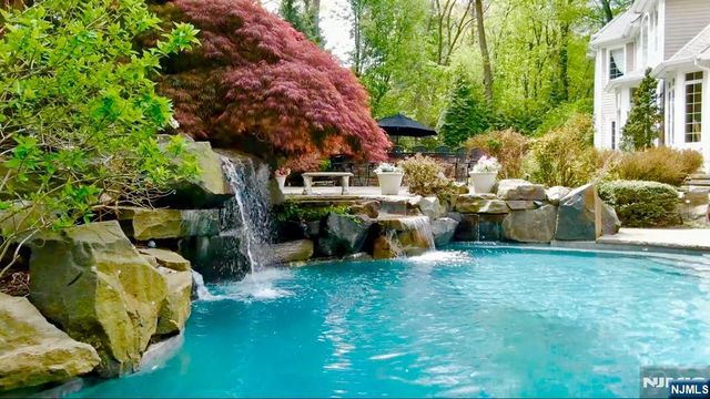 457 Devonshire Drive, Franklin Lakes, NJ 07417