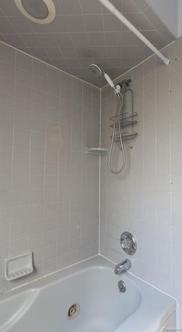 43428 Hartwick Drive, Sterling Heights, MI 48313