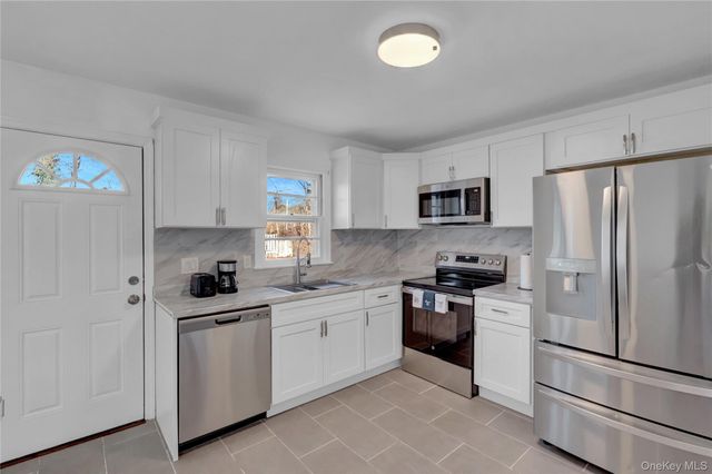 57 Middle Island Road, Medford, NY 11763