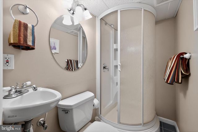 19 DOWNING LN, Voorhees, NJ 08043