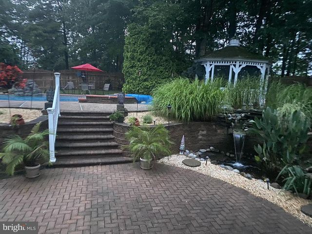 19 DOWNING LN, Voorhees, NJ 08043