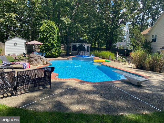 19 DOWNING LN, Voorhees, NJ 08043