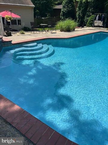 19 DOWNING LN, Voorhees, NJ 08043