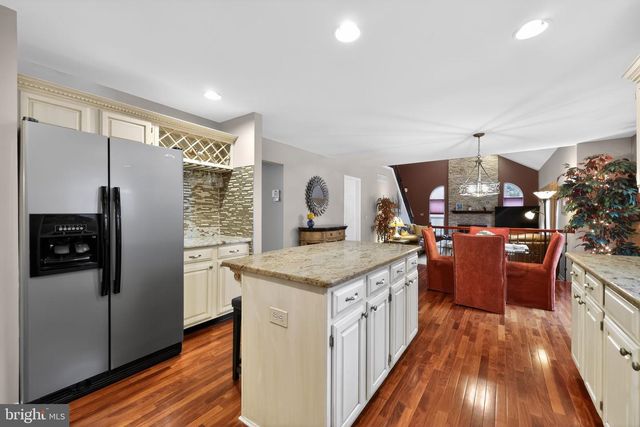 19 DOWNING LN, Voorhees, NJ 08043