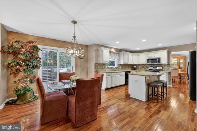 19 DOWNING LN, Voorhees, NJ 08043