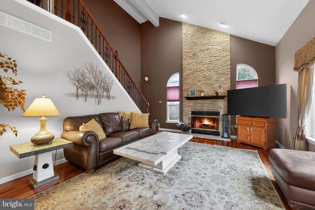 19 DOWNING LN, Voorhees, NJ 08043