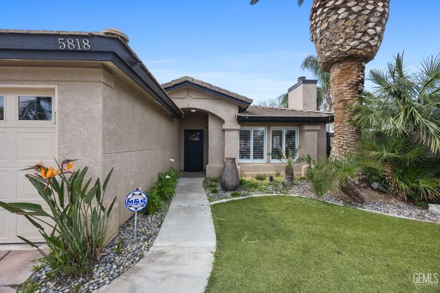 5818 Clear Valley Court, Bakersfield, CA 93313