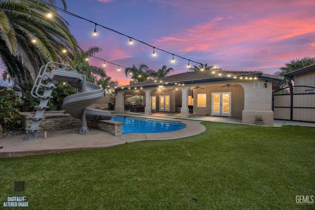 5818 Clear Valley Court, Bakersfield, CA 93313