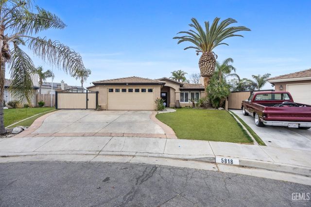 5818 Clear Valley Court, Bakersfield, CA 93313