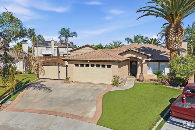 5818 Clear Valley Court, Bakersfield, CA 93313