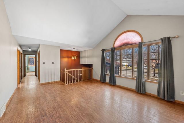 639 N Rueth Drive, Griffith, IN 46319