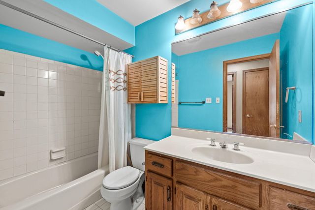 639 N Rueth Drive, Griffith, IN 46319