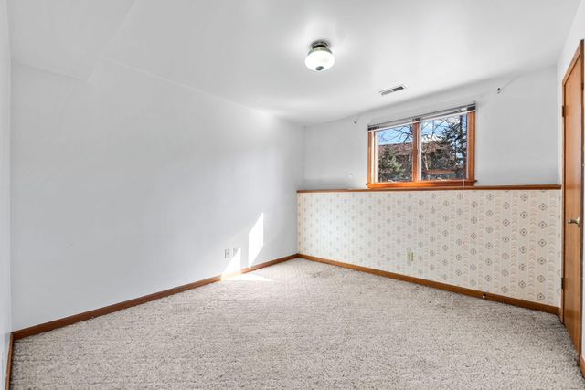 639 N Rueth Drive, Griffith, IN 46319